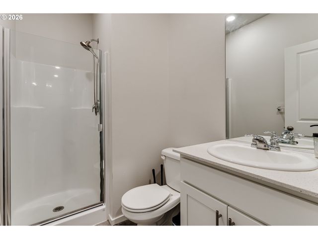 2932 V St, Springfield, OR 97477