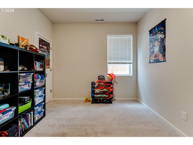 2932 V St, Springfield, OR 97477