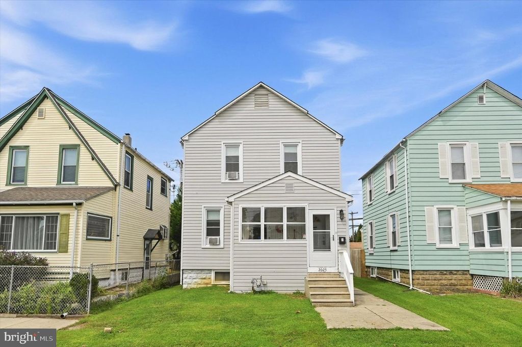 2025 CHESTNUT ST, HOLMES, PA 19043 — exterior