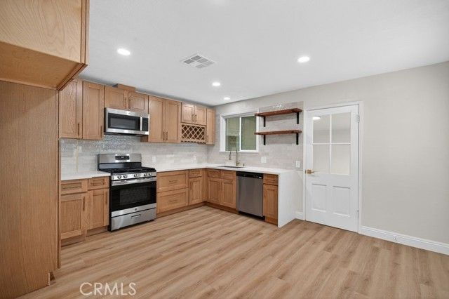 4392 Elm, Long Beach, CA 90807