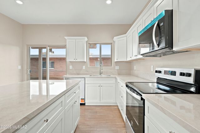 3390 E 1st Street, Tucson, AZ 85716