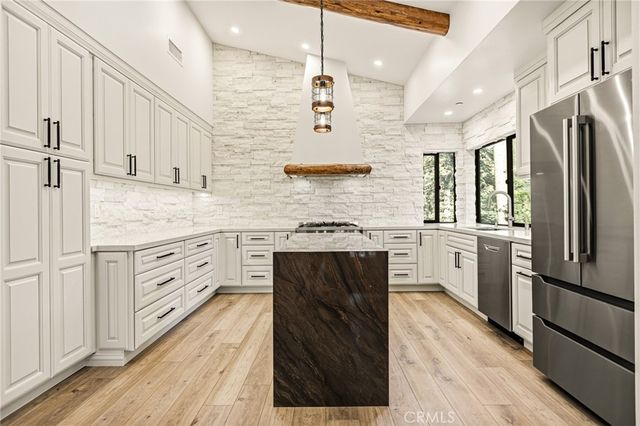 26325 Jacqueline Rd, Twin Peaks, CA 92391