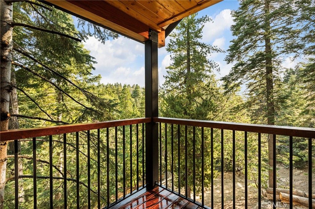 Image 23 of property listing at 26325 Jacqueline Rd, Twin Peaks, CA 92391