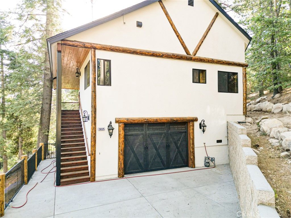 Image 25 of property listing at 26325 Jacqueline Rd, Twin Peaks, CA 92391