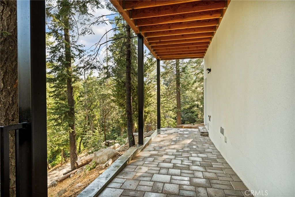 Image 28 of property listing at 26325 Jacqueline Rd, Twin Peaks, CA 92391