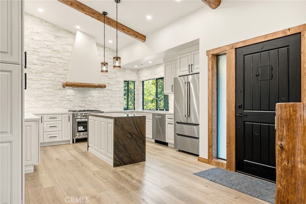 Image 29 of property listing at 26325 Jacqueline Rd, Twin Peaks, CA 92391