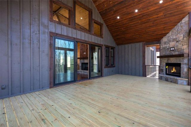 1038 BLUEBIRD Road, Mineral Bluff, GA 30559