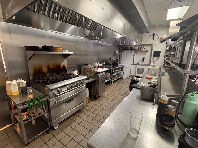 9664 W LINEBAUGH AVE, Tampa, FL 33626