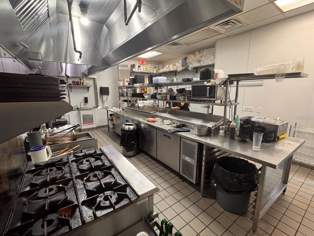 9664 W LINEBAUGH AVE, Tampa, FL 33626