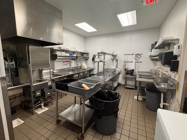 9664 W LINEBAUGH AVE, Tampa, FL 33626