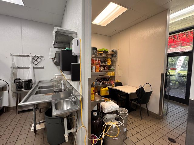 9664 W LINEBAUGH AVE, Tampa, FL 33626