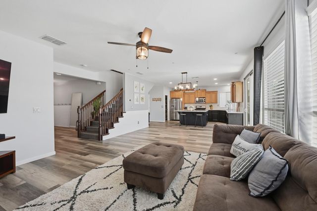 804 Berry Creek Dr, Rocklin, CA 95765