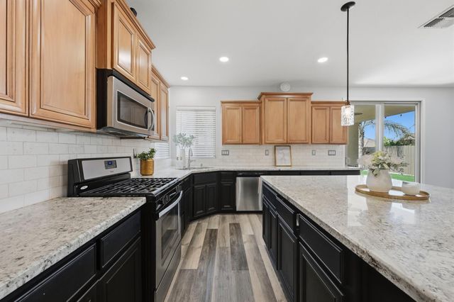 804 Berry Creek Dr, Rocklin, CA 95765