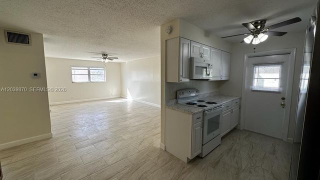 7480 SW 10th Street 202A, North Lauderdale, FL 33068