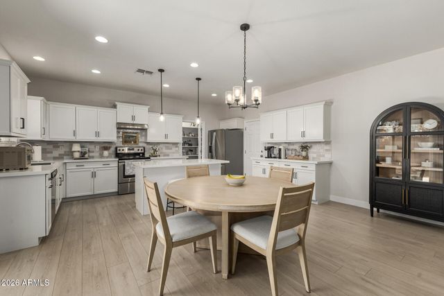 5735 W HUNTINGTON Drive, Laveen, AZ 85339