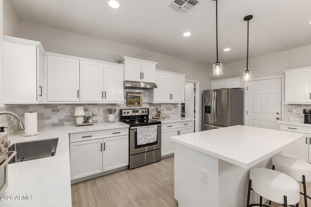 5735 W HUNTINGTON Drive, Laveen, AZ 85339