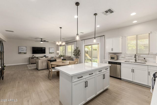 5735 W HUNTINGTON Drive, Laveen, AZ 85339