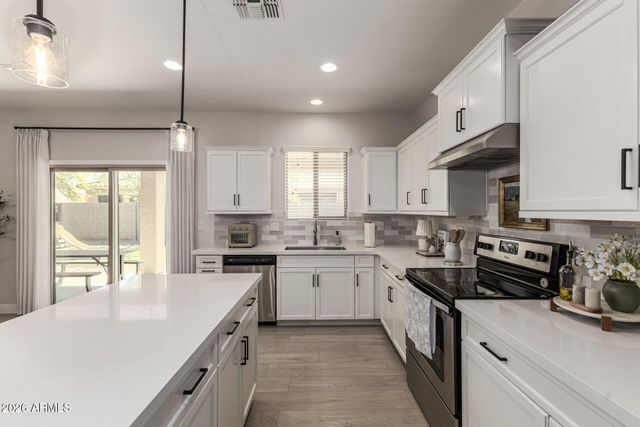 5735 W HUNTINGTON Drive, Laveen, AZ 85339