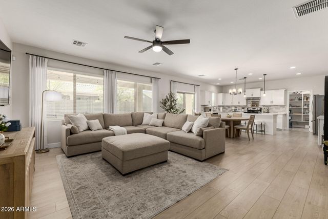 5735 W HUNTINGTON Drive, Laveen, AZ 85339