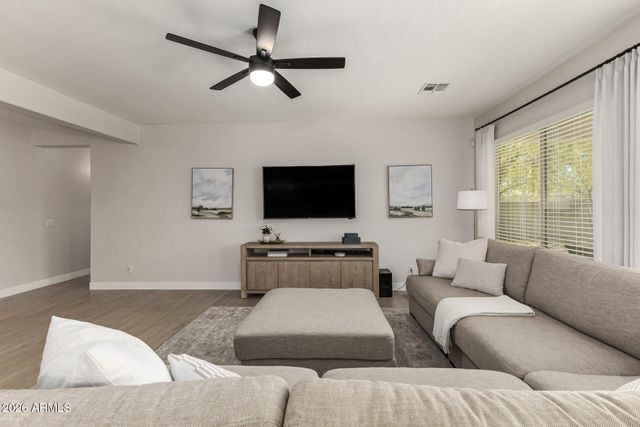 5735 W HUNTINGTON Drive, Laveen, AZ 85339