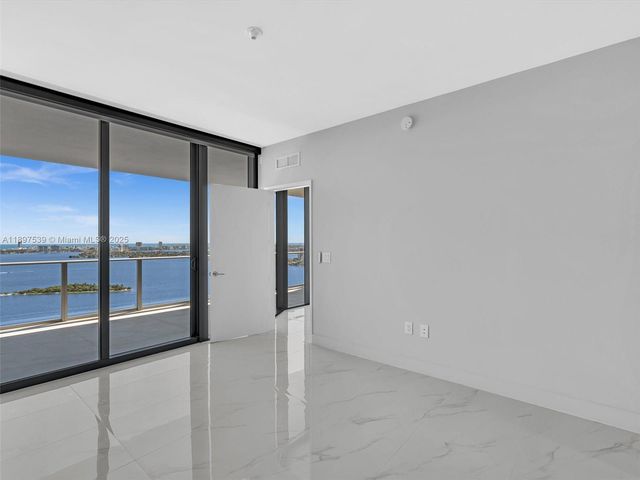 700 NE 24th St 3303, Miami, FL 33137