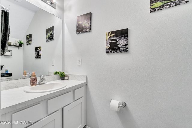 9008 GIFFORD Drive, Jacksonville, FL 32220