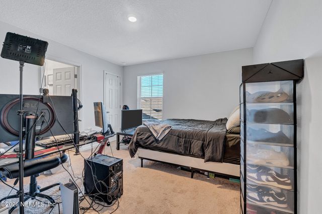 9008 GIFFORD Drive, Jacksonville, FL 32220