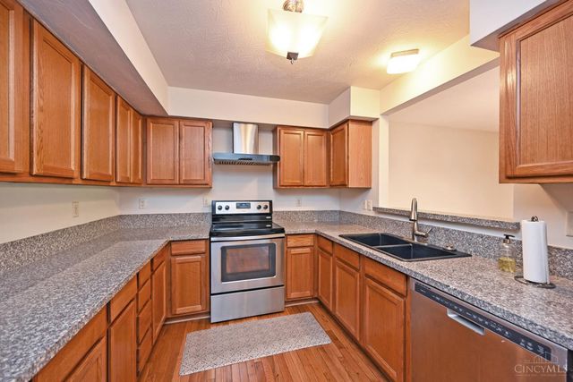 76 Glenwood Avenue, Cincinnati, OH 45217