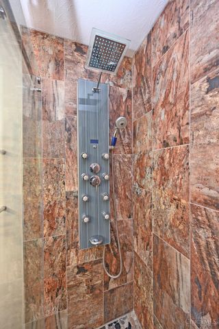 76 Glenwood Avenue, Cincinnati, OH 45217