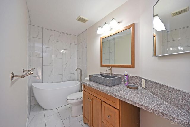 76 Glenwood Avenue, Cincinnati, OH 45217