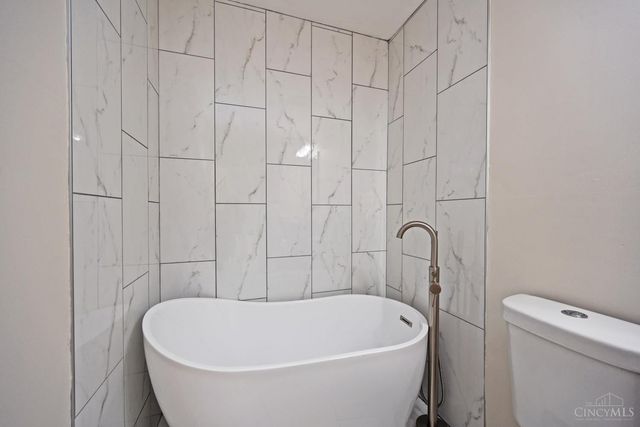 76 Glenwood Avenue, Cincinnati, OH 45217