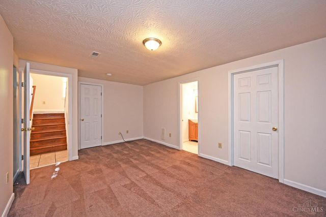 76 Glenwood Avenue, Cincinnati, OH 45217