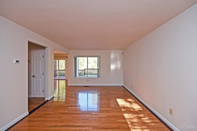 76 Glenwood Avenue, Cincinnati, OH 45217