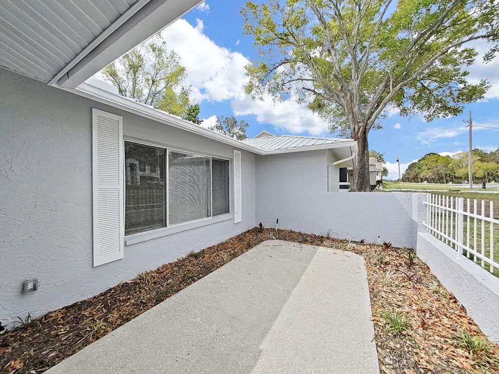 Image 6 of property listing at 10452 FORDHAM STREET, Spring Hill, FL 34608