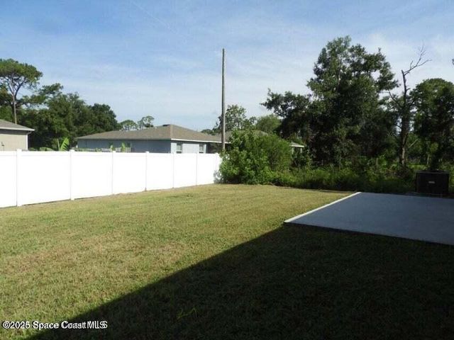 690 San Filippo Drive SE, Palm Bay, FL 32909