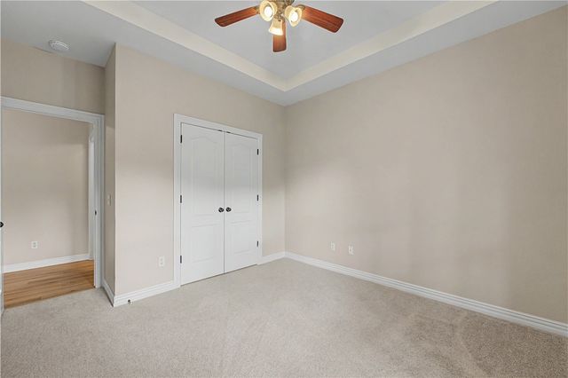4281 N Meadow View Drive, Fayetteville, AR 72703