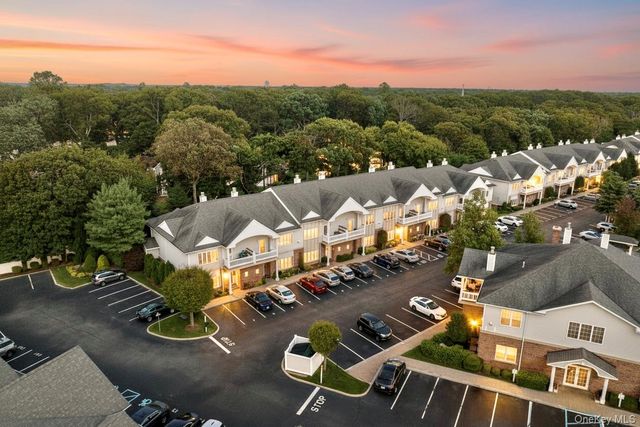 119 Francesca Way 119, Amityville, NY 11701