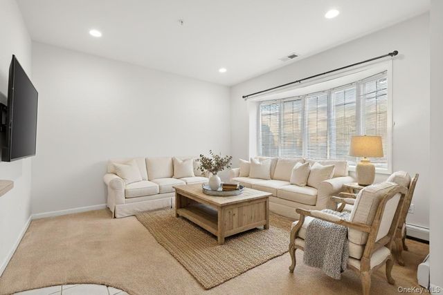 119 Francesca Way 119, Amityville, NY 11701