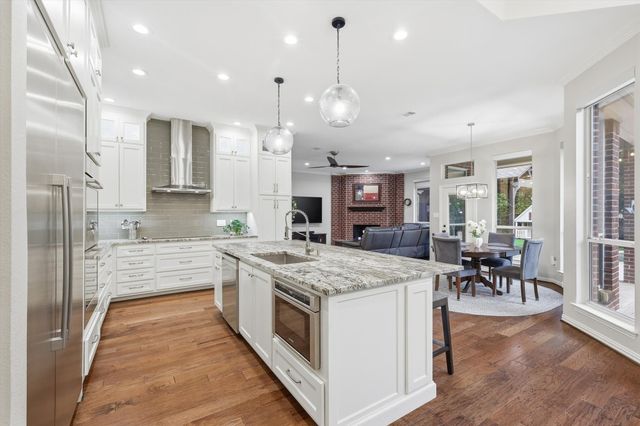 909 Chimney Hill Trail, Southlake, TX 76092