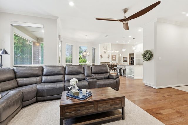 909 Chimney Hill Trail, Southlake, TX 76092