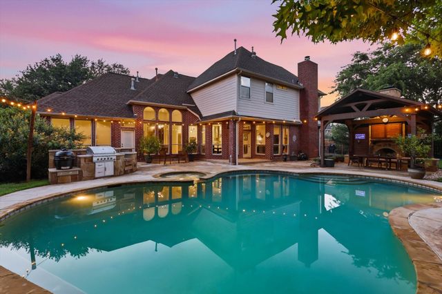 909 Chimney Hill Trail, Southlake, TX 76092