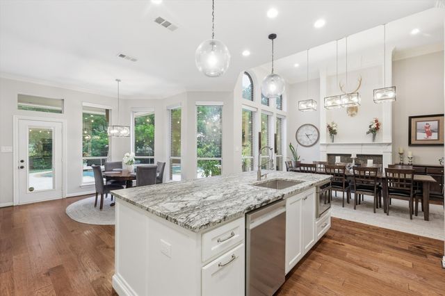 909 Chimney Hill Trail, Southlake, TX 76092