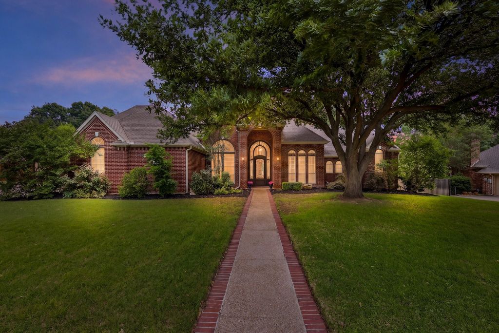 909 Chimney Hill Trail, Southlake, TX 76092