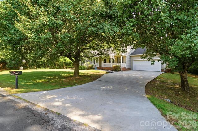 1001 Highland Woods Drive, Kannapolis, NC 28083