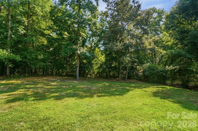 1001 Highland Woods Drive, Kannapolis, NC 28083