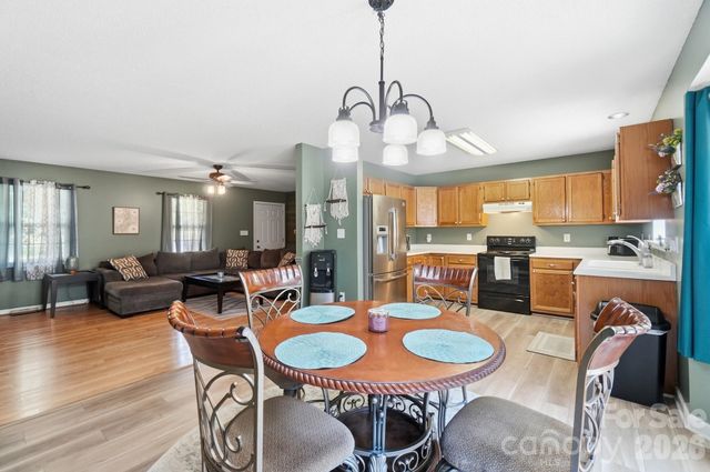 1001 Highland Woods Drive, Kannapolis, NC 28083