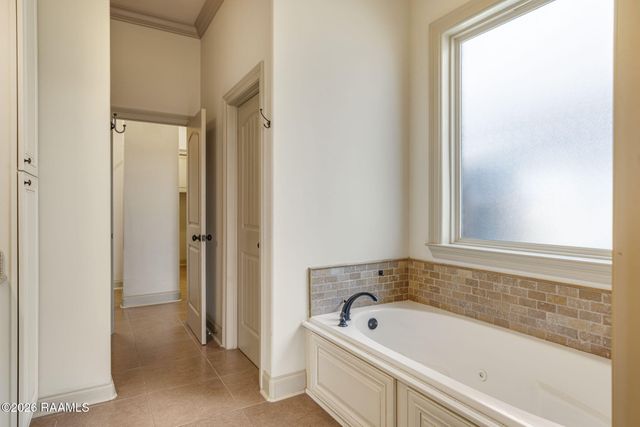 100 Birchview Drive, Broussard, LA 70518