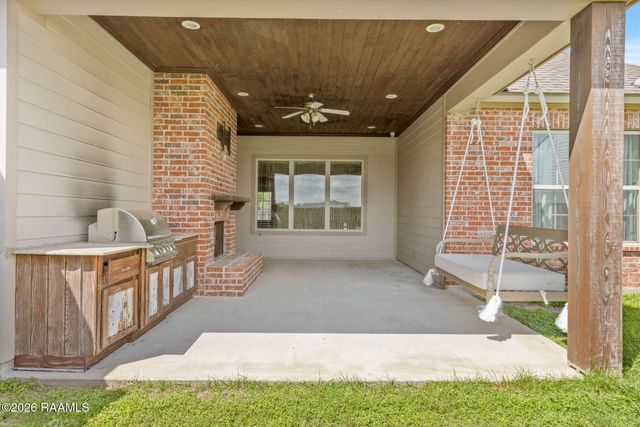100 Birchview Drive, Broussard, LA 70518