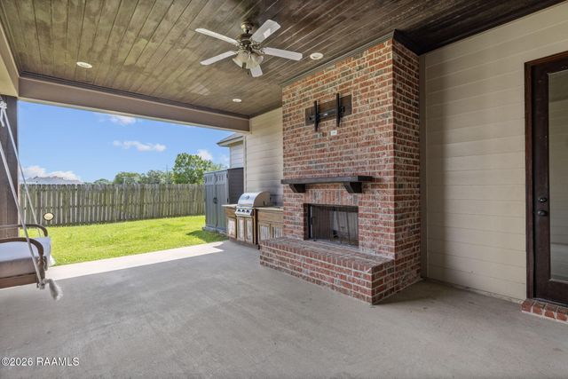 100 Birchview Drive, Broussard, LA 70518