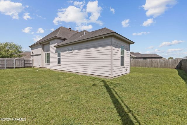 100 Birchview Drive, Broussard, LA 70518